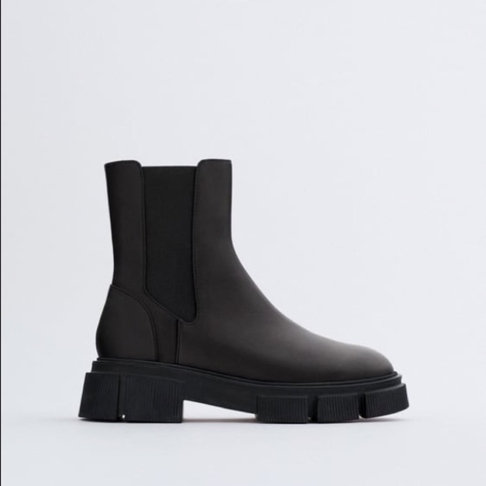 Zara LUG SOLE LOW HEEL LEATHER ANKLE BOOTS